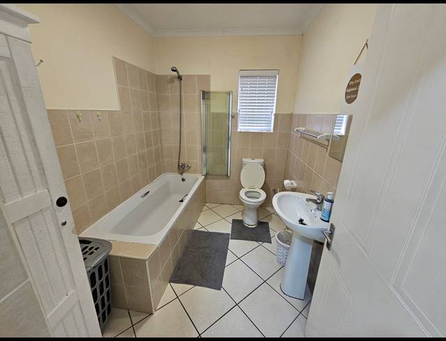 2 BEDROOM APARTMENT FOR SALE IN HARTENBOS CENTRAL